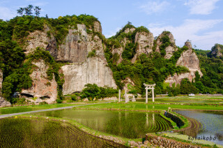 青の洞門